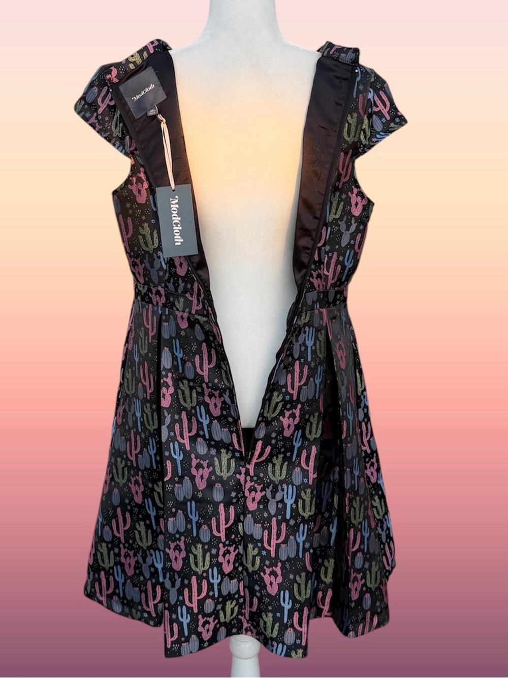 ModCloth Jacquard Multi-Color Cactus Fit & Flare Pleated Satiny Swing Dress, 16 - Picture 5 of 13